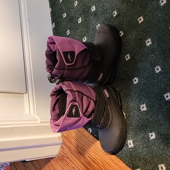 Tundra purple and black winter boots size 11.. - Picture 10 of 11